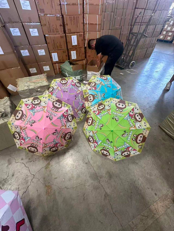 خرید چتر بچه گانه لبوبو